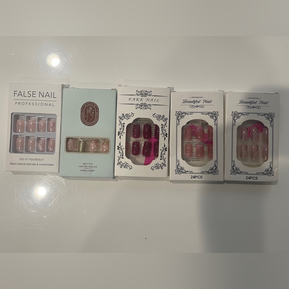 5 press on nails 💅